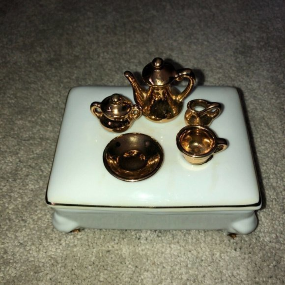 Vintage Enesco 1978 Japan 18K‎ Gold Decorated Trinket Box Tea Set Lid